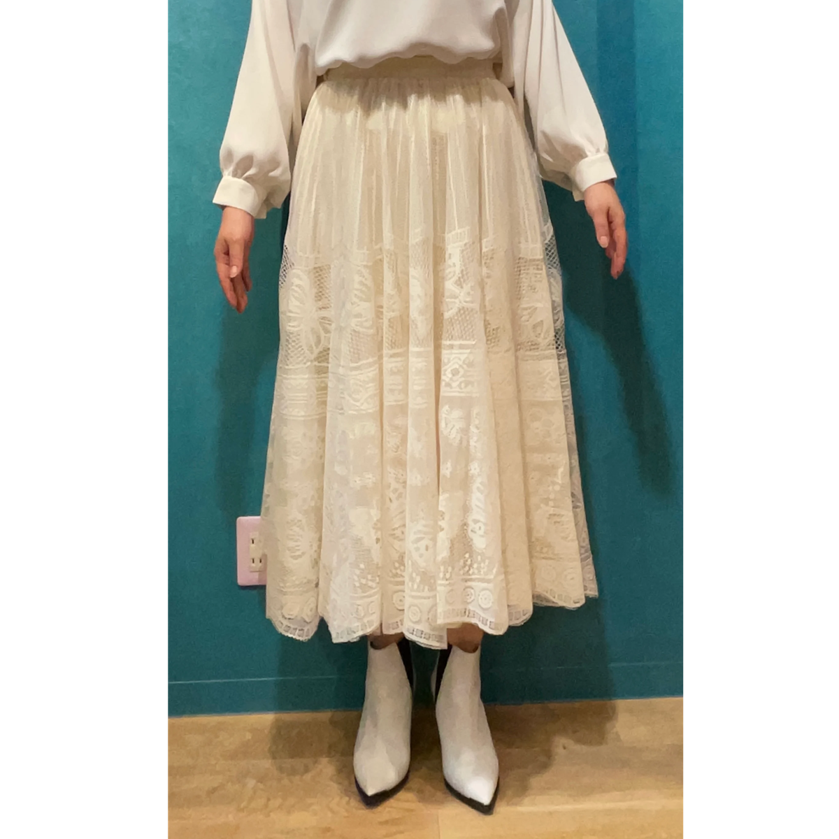 カットワークレーススカート