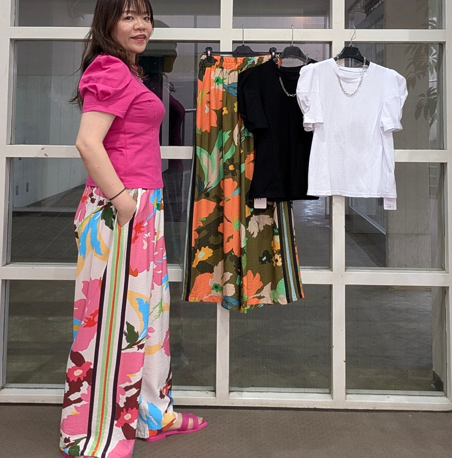 ITALY import サイドライン花柄レーヨンパンツ