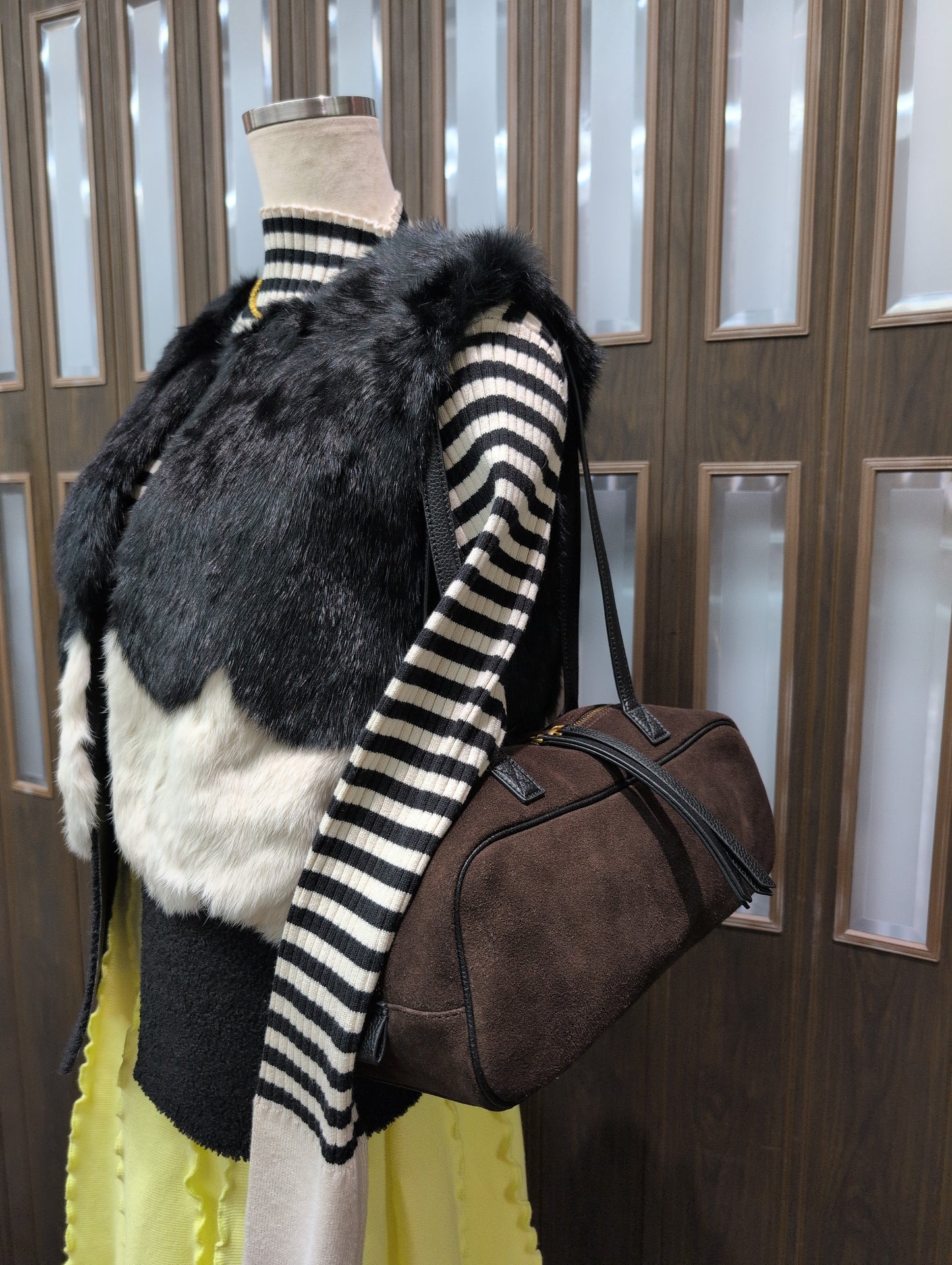 スエードボストンバック