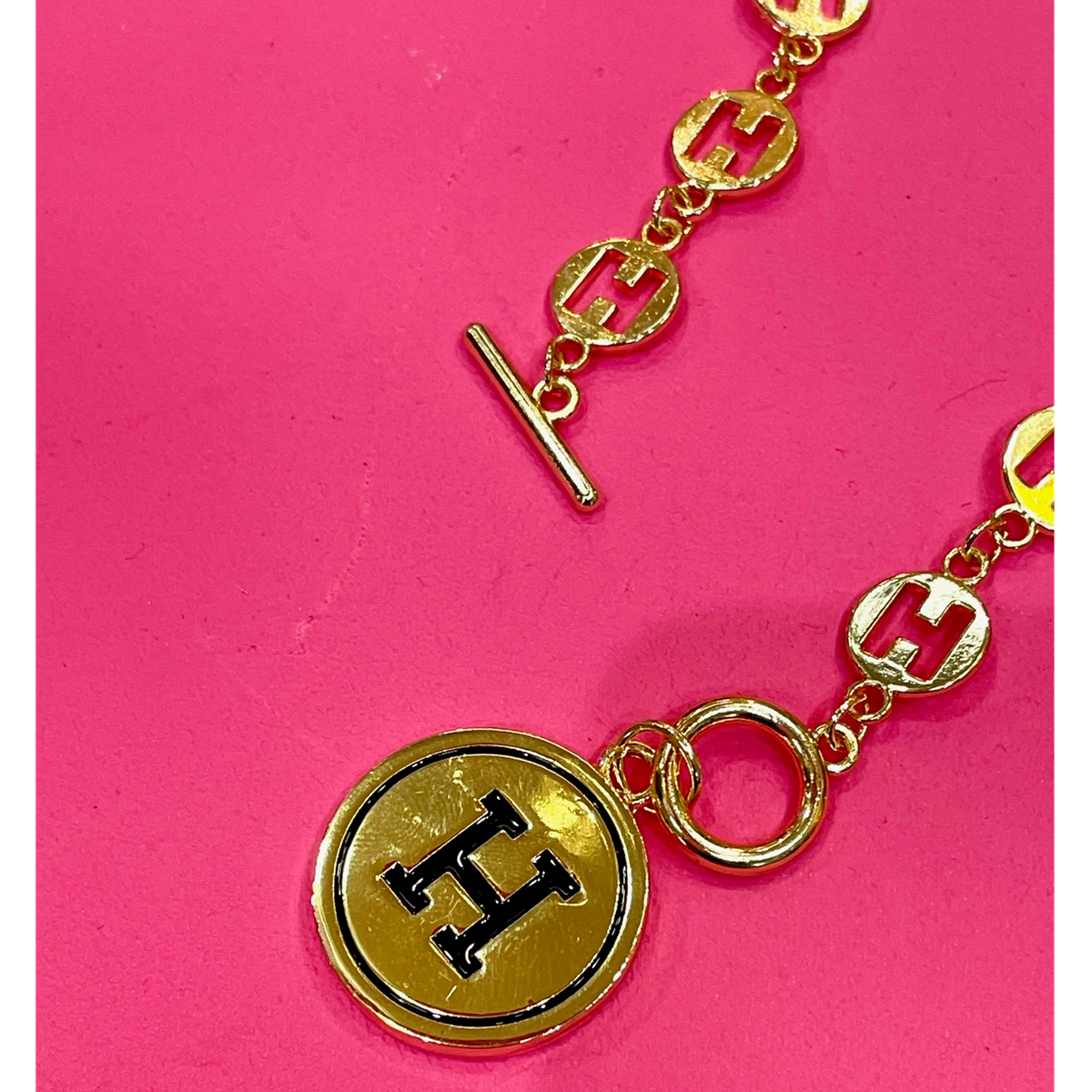 「H」プレートチェーンネックレス