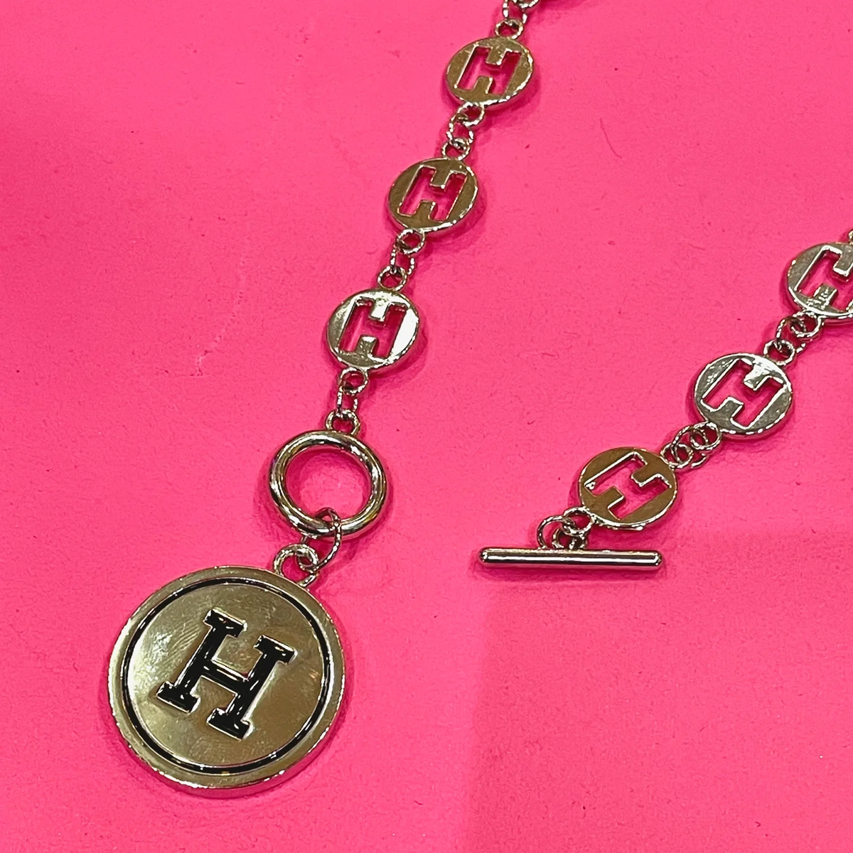 「H」プレートチェーンネックレス