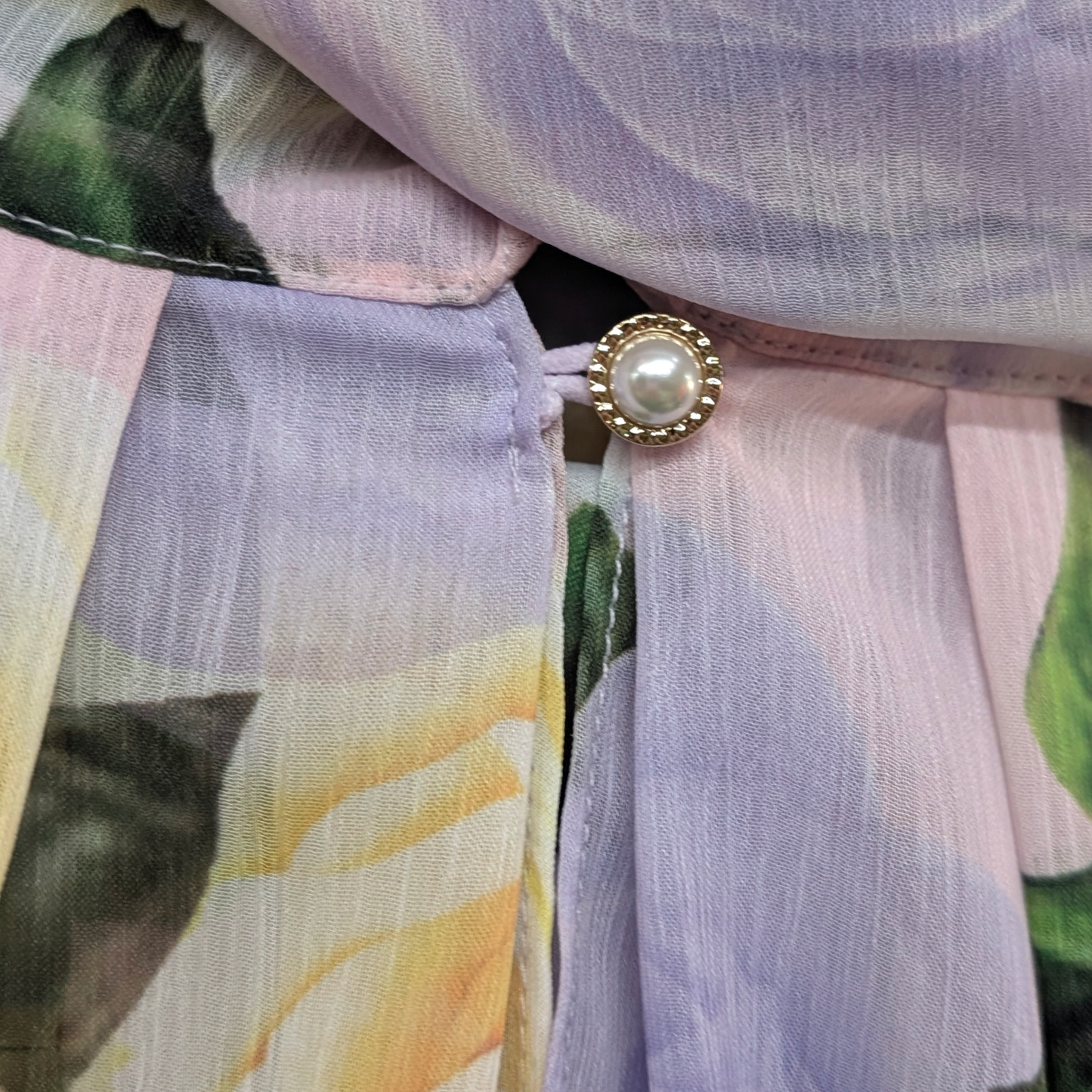 バラ柄シフォンボウタイブラウス