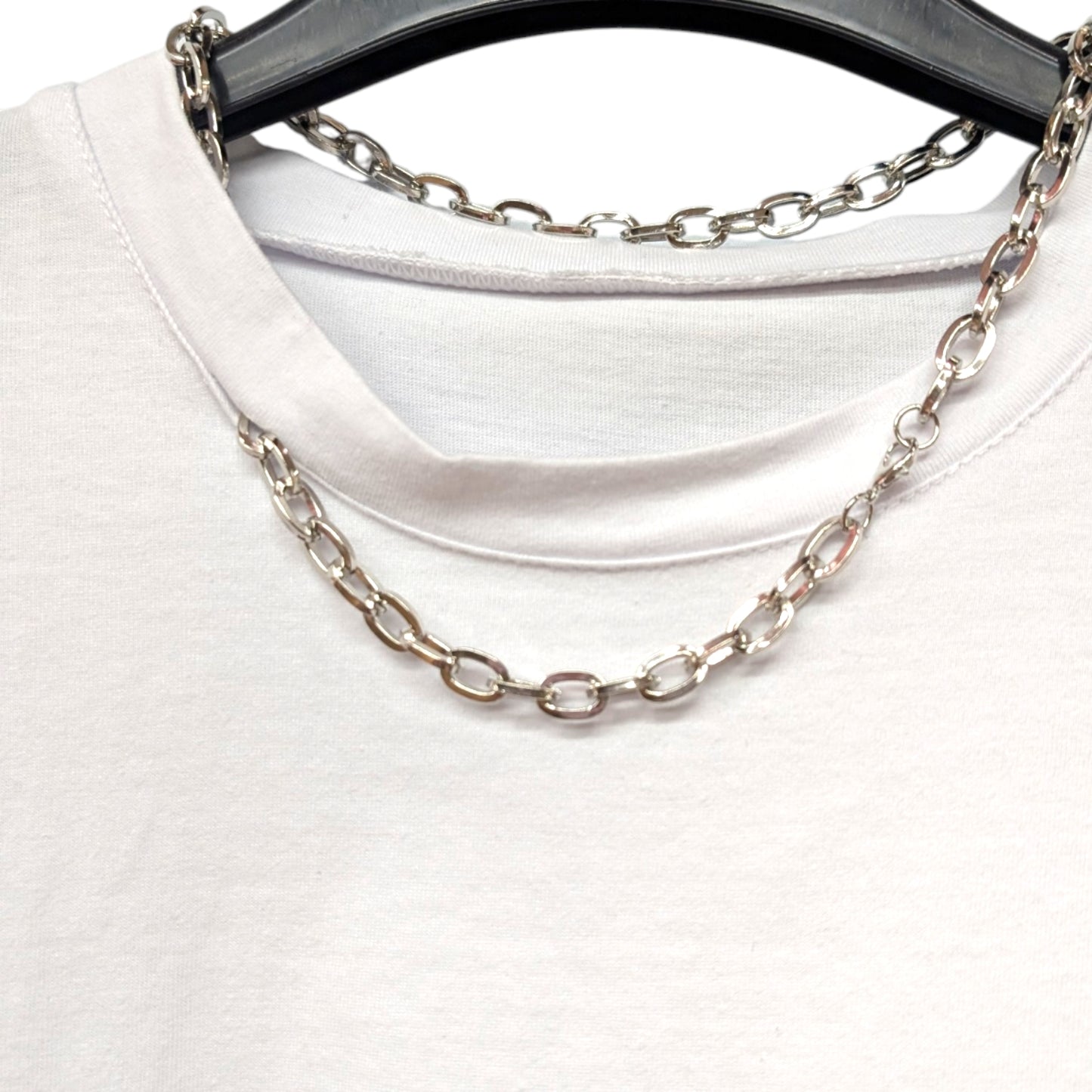 シルバーチェーン付きパフスリーブTシャツ